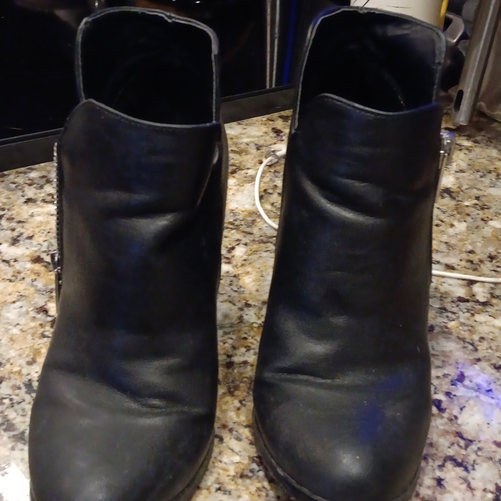 Boots - Picture 2 of 5